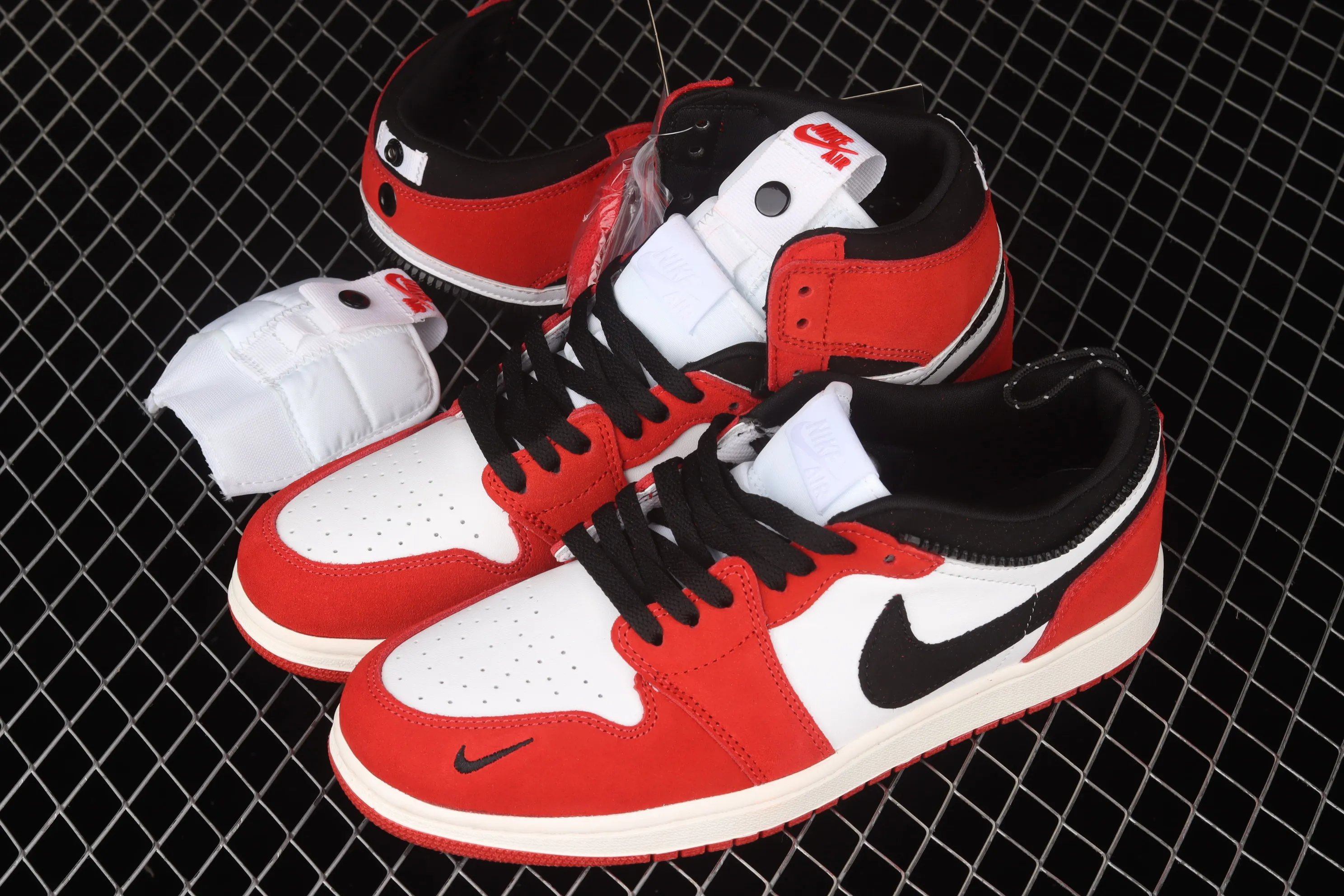 All categories Air Jordan Jordan series basketball shoes Air Jordan 1 High Z version Air Jordan 1 Switch AJ1 Joe 1 burgundy zipper high-top cultural basketball shoes CW6576-700
